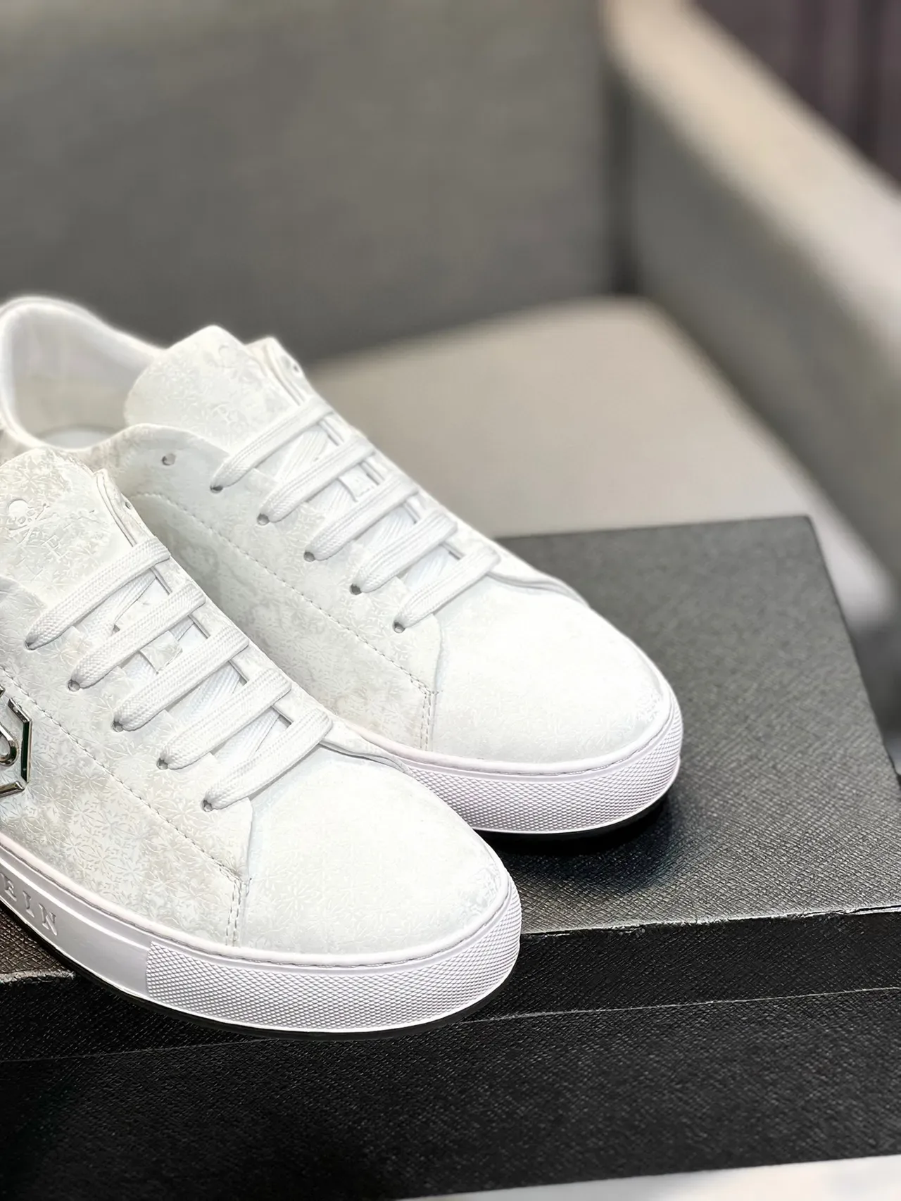 Philipp Plein Tênis Lifestyle Branco Prata Baixo Texturizado Camurça Tênis Lifestyle 9