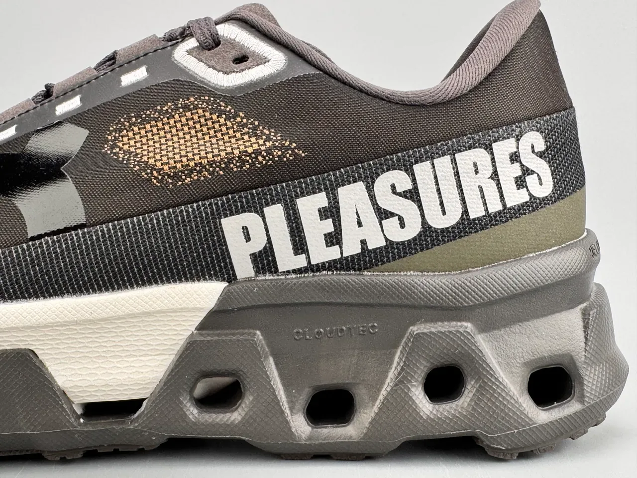 PLEASURES Black and White Lifestyle Sneakers 7