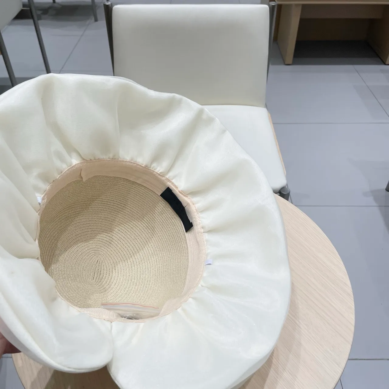 Prada Beige Blanc Paille Tressée Couronne Borde Large Souple Fedora 2
