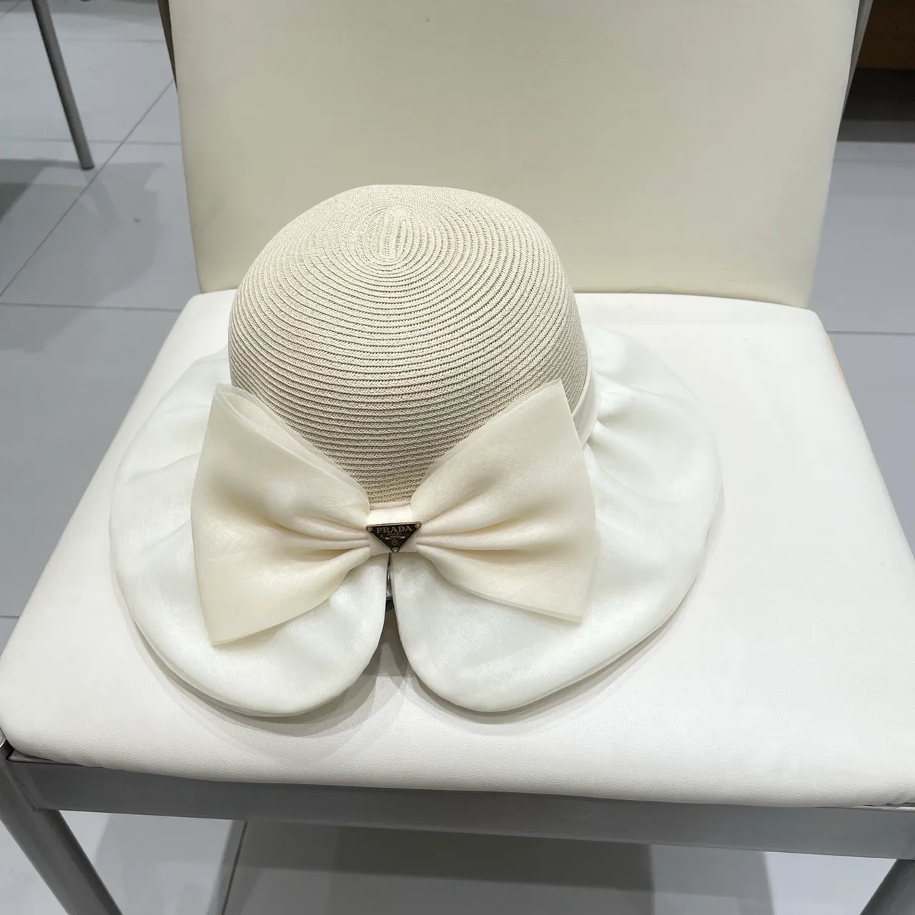 Prada Beige Blanc Paille Tressée Couronne Borde Large Souple Fedora 3