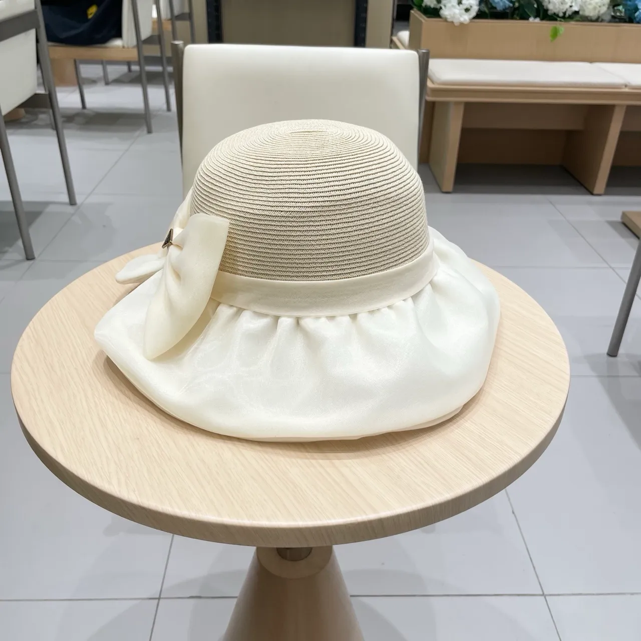 Prada Beige Blanc Paille Tressée Couronne Borde Large Souple Fedora 9