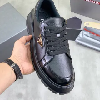 Prada حذاء رياضي أسود كعب منصة مزيج جلد إنهاء سميك
