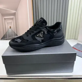 Prada Cloudbust Sneakers Lifestyle Noir Gris Camo Maille Logo Triangulaire Métal