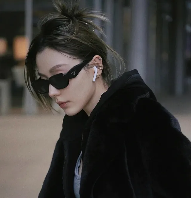 Prada Geometric Faceted Black Sunglasses 7