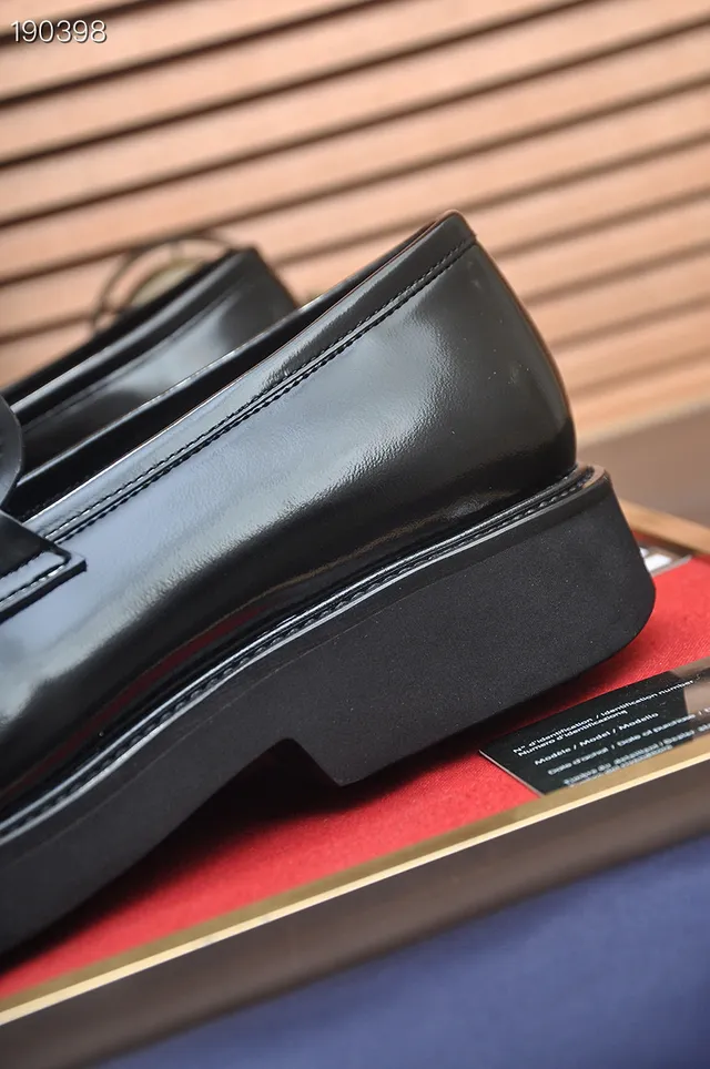 Prada Loafer poli noir cuir slip-on loafers 5