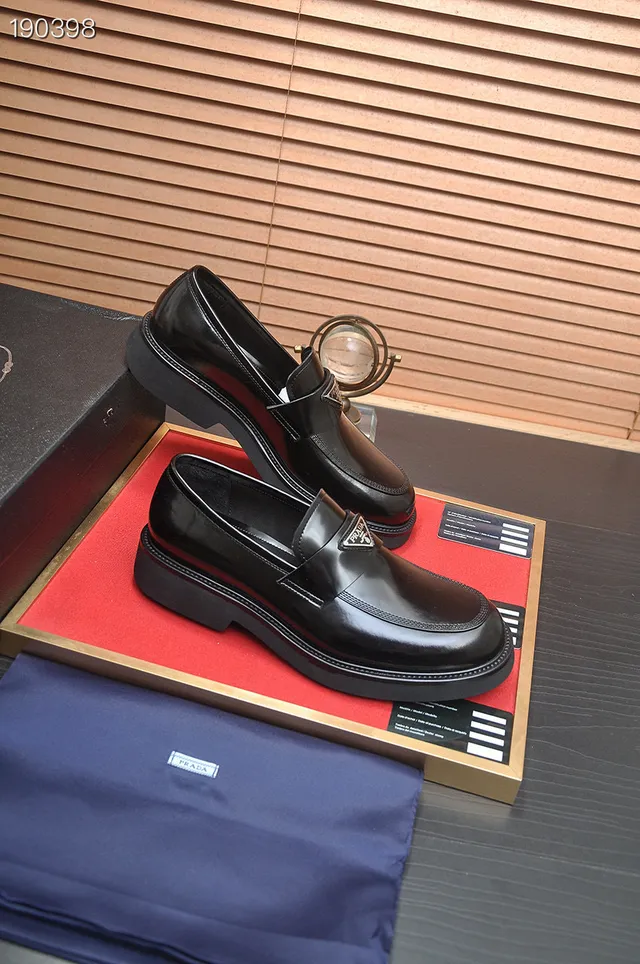 Prada Loafer poli noir cuir slip-on loafers 7
