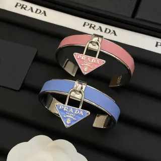 سوار Prada Lock وردي وأزرق جلدي سوار الكف