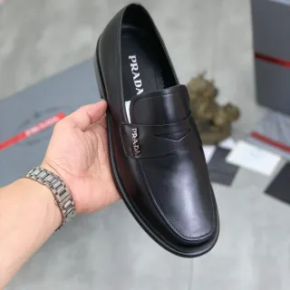 Prada Penny Loafer مكاسين جلد أسود