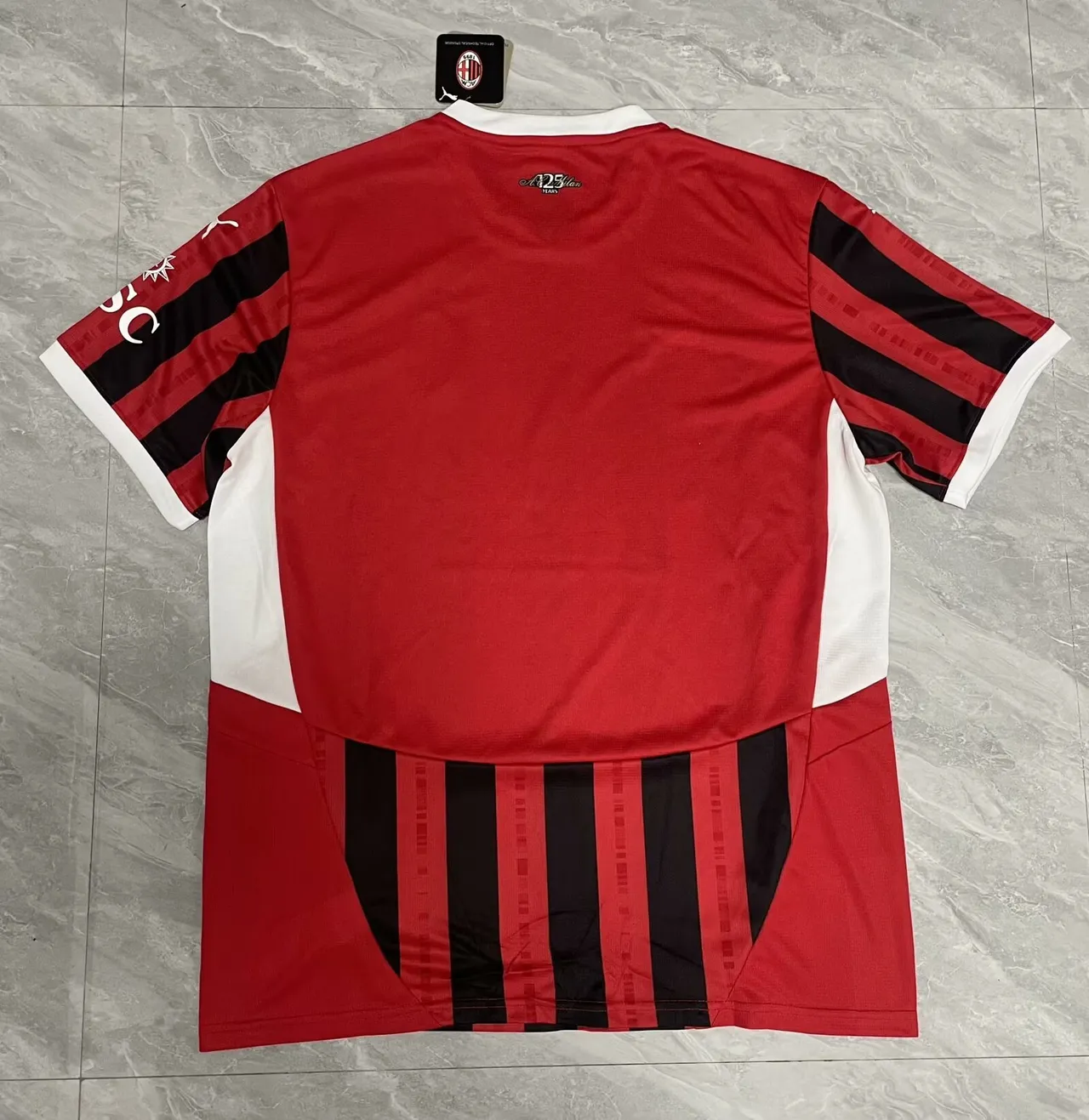 Puma AC Milan Maillot Domicile Rouge Noir Rayé Vertical Manches Courtes 3