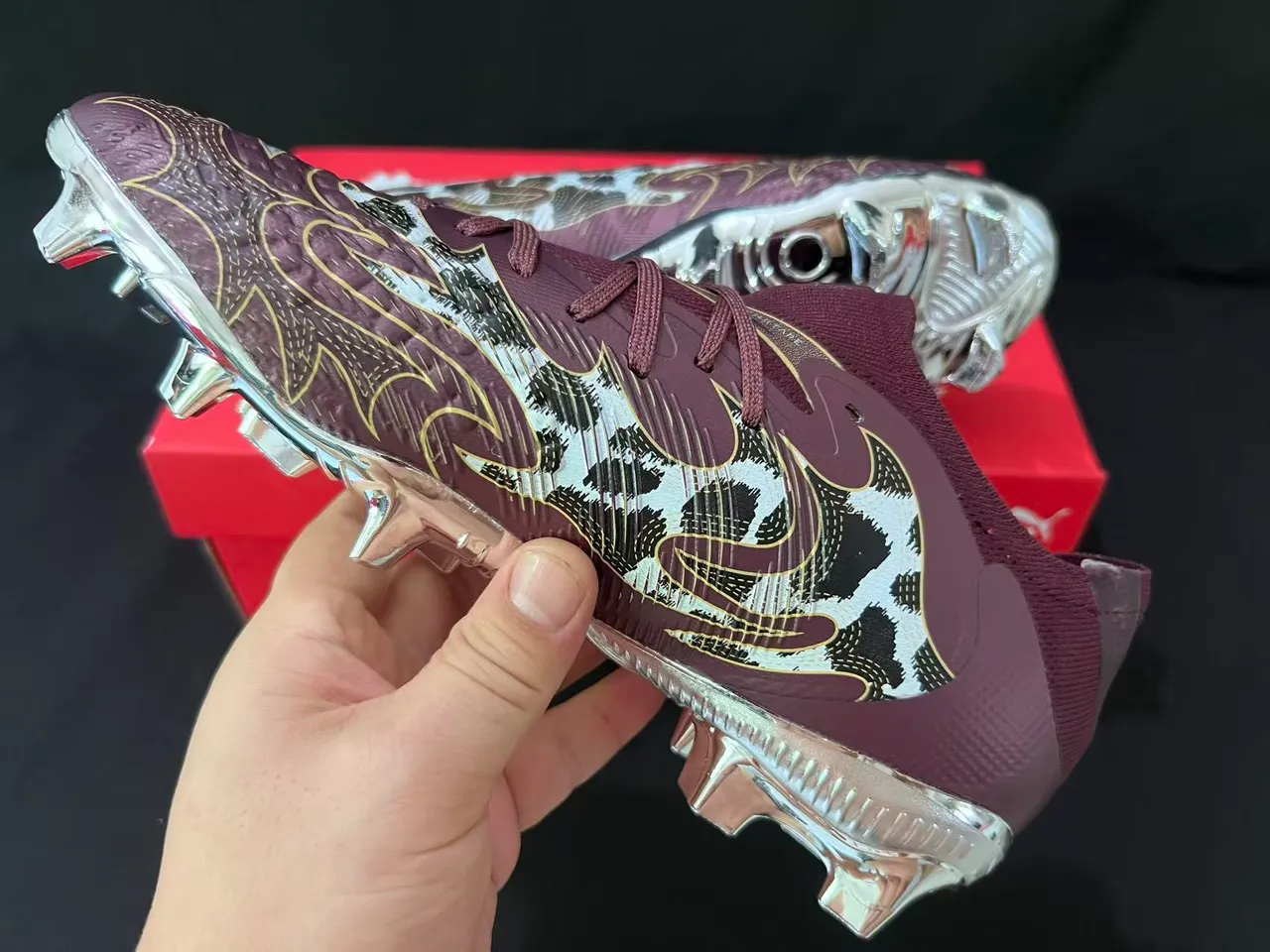 Puma Future Z Sapatos de futebol burdeos chama metálica para solo firme 4
