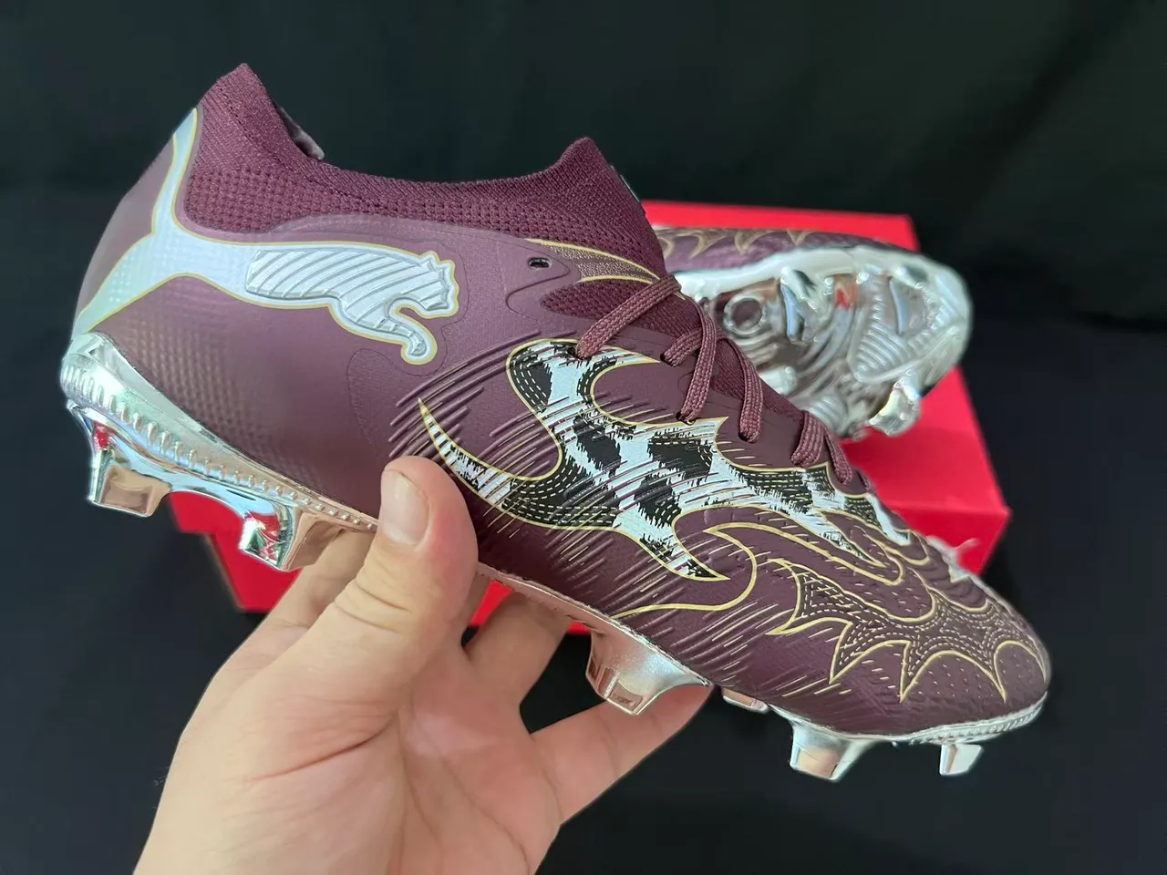 Puma Future Z Sapatos de futebol burdeos chama metálica para solo firme 6
