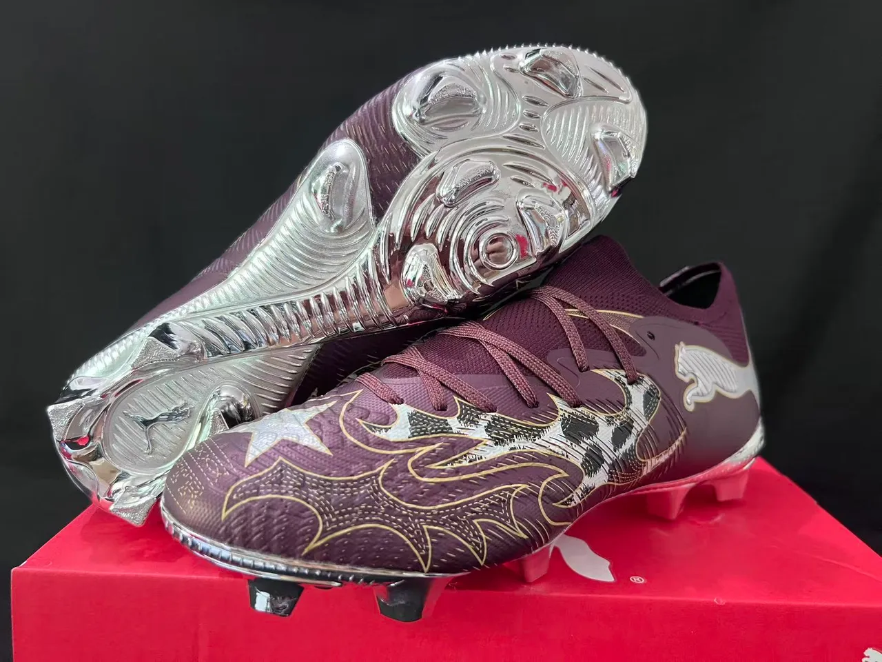 Puma Future Z Sapatos de futebol burdeos chama metálica para solo firme 8