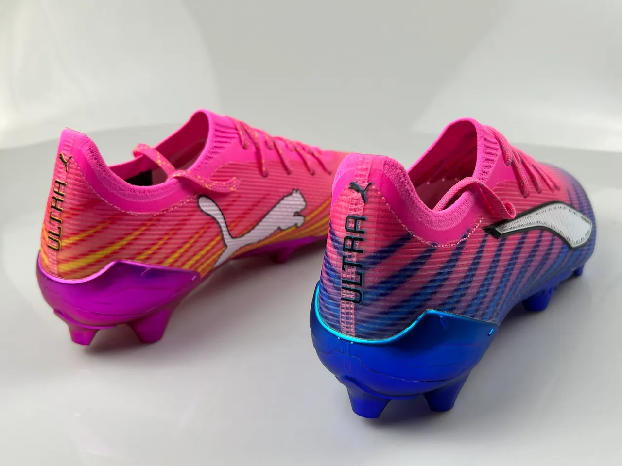 Puma Future Z Rose Jaune Tricoté Dégradé Partie supérieure Intégré Lacets Sol ferme Chaussures de football 3