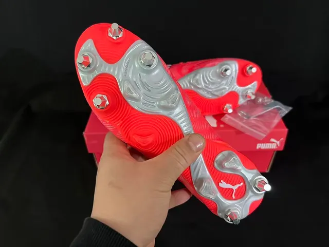 Puma Future Z Rouge Argent Bas Coupe Tricoté Supérieur Sol Ferme Chaussures de Football 2