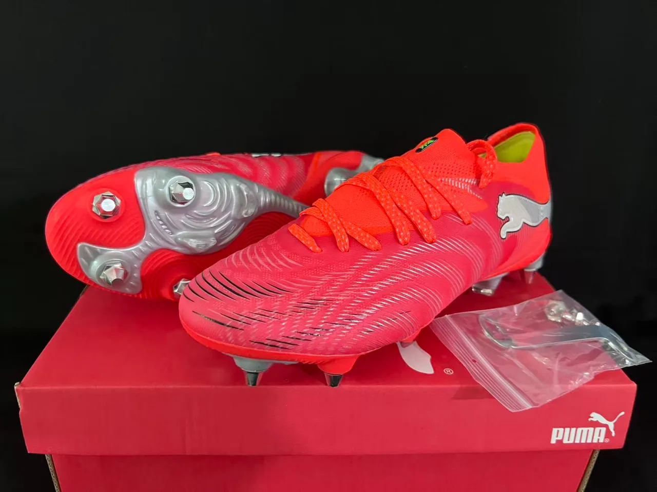 Puma Future Z Rouge Argent Bas Coupe Tricoté Supérieur Sol Ferme Chaussures de Football 9