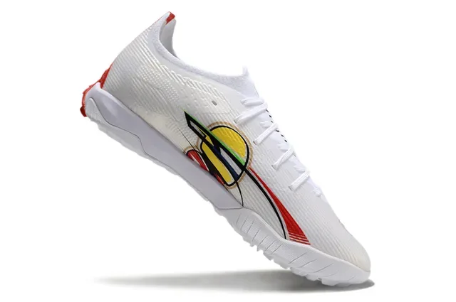 Puma Chaussures de football indoor blanc rouge upper de maille bas profil rayures iridescentes arc-en-ciel 2