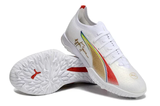 Puma Chaussures de football indoor blanc rouge upper de maille bas profil rayures iridescentes arc-en-ciel 4