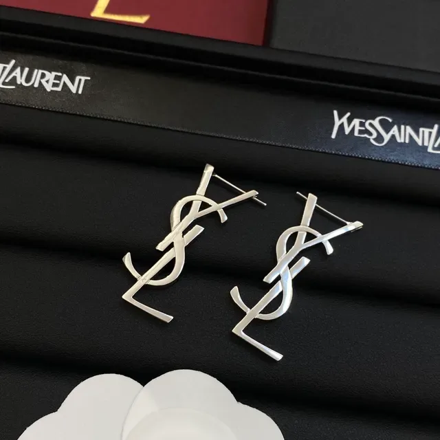 Brincos Saint Laurent Monograma Prata Preto Motivo Aberto de Metal 6