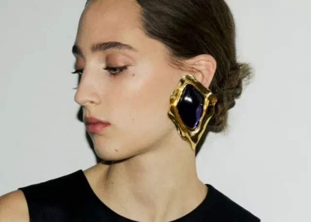 Saint Laurent Boucles d'oreilles Sculptural Doré Violet Résine 2