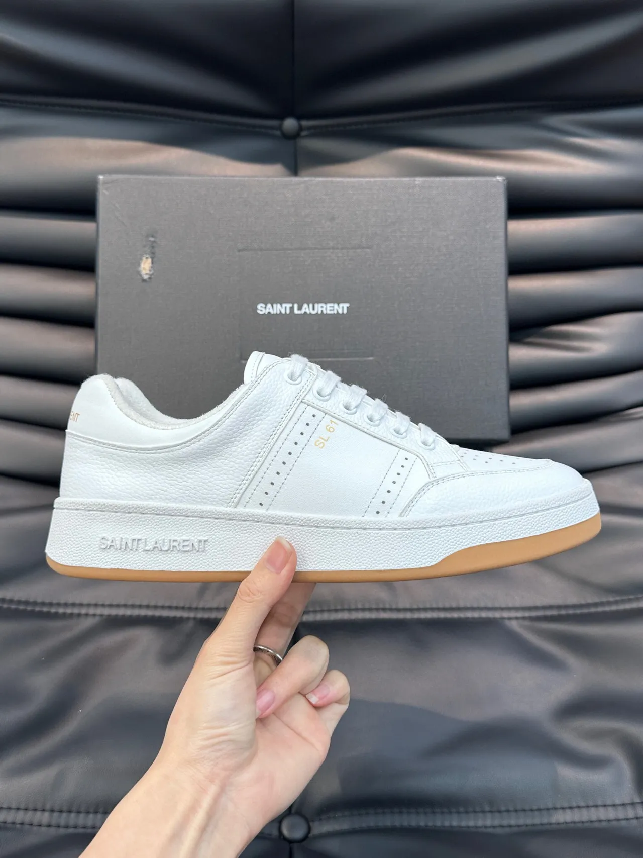 Saint Laurent SL 61 Sneakers Lifestyle en Cuir Texturé Blanc 4