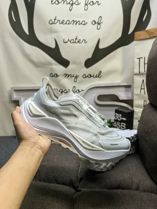 Chaussures de running Salomon XT-6 Lightning Pro blanches et grises 10