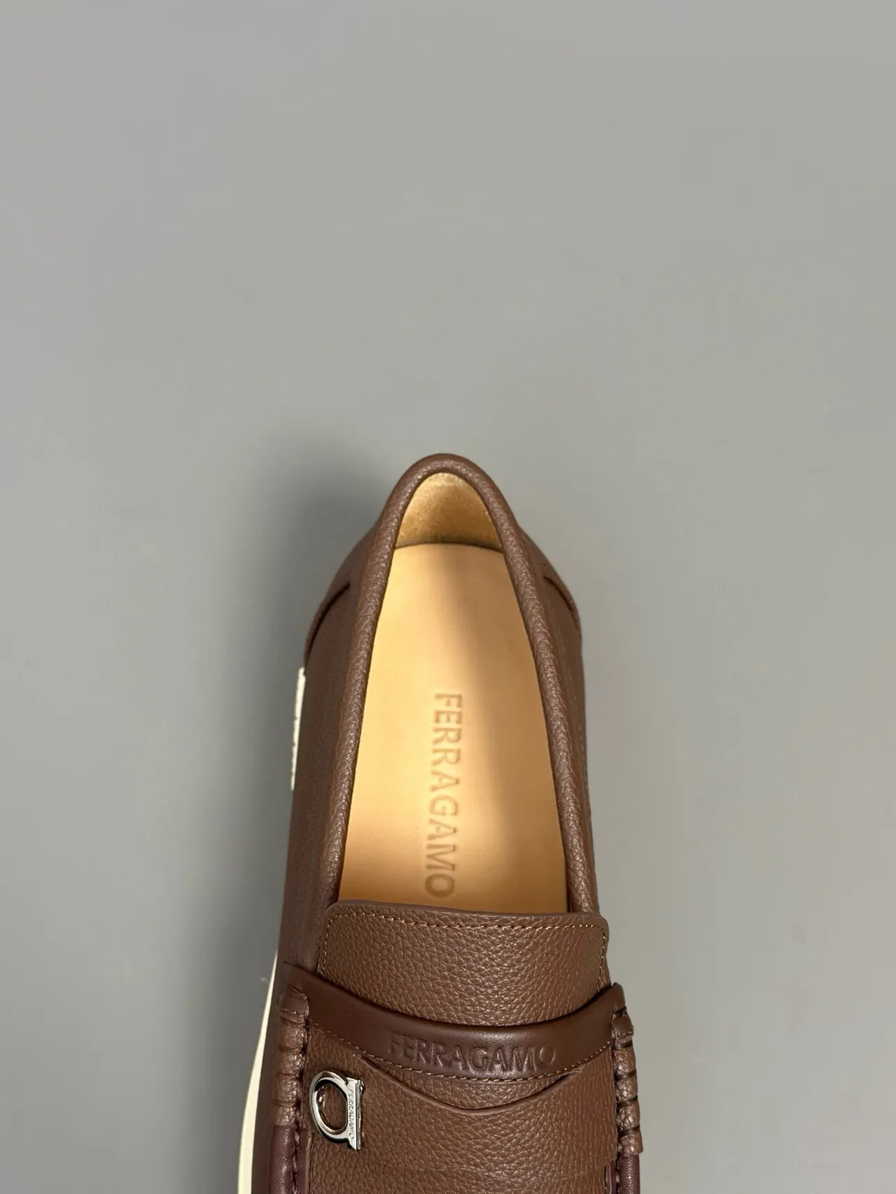 Salvatore Ferragamo Marron Beige Cuir Pebbled Gancini Buckle Strap Mocassin 7