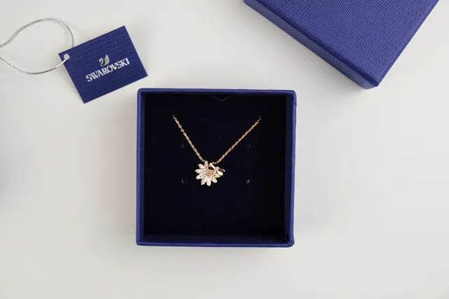 Swarovski Collier pendentif en forme de fleur en cristal 3