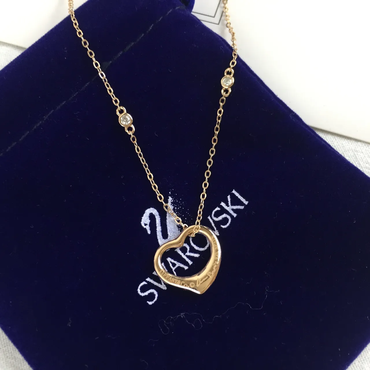 Colar Swarovski Coração Aberto Dourado Cristal 4