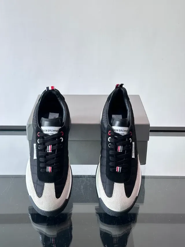 Thom Browne Air Runner Lifestyle Sneakers en nylon matelassé et daim 4