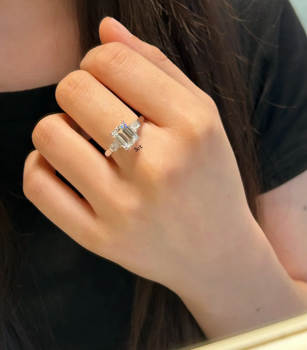 Tiffany & Co. Argent noir émeraude coupée centre pierre baguette tapered pierres latérales 9