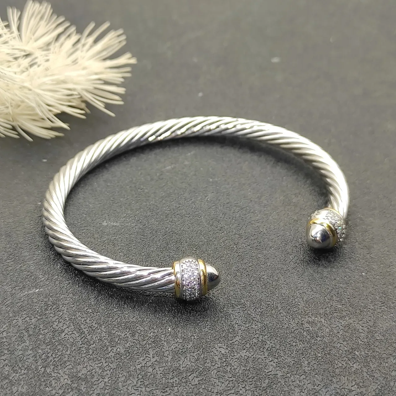 Tiffany & Co. HardWear Pulseira de Cordoa Trançada com Capas Pavé 9