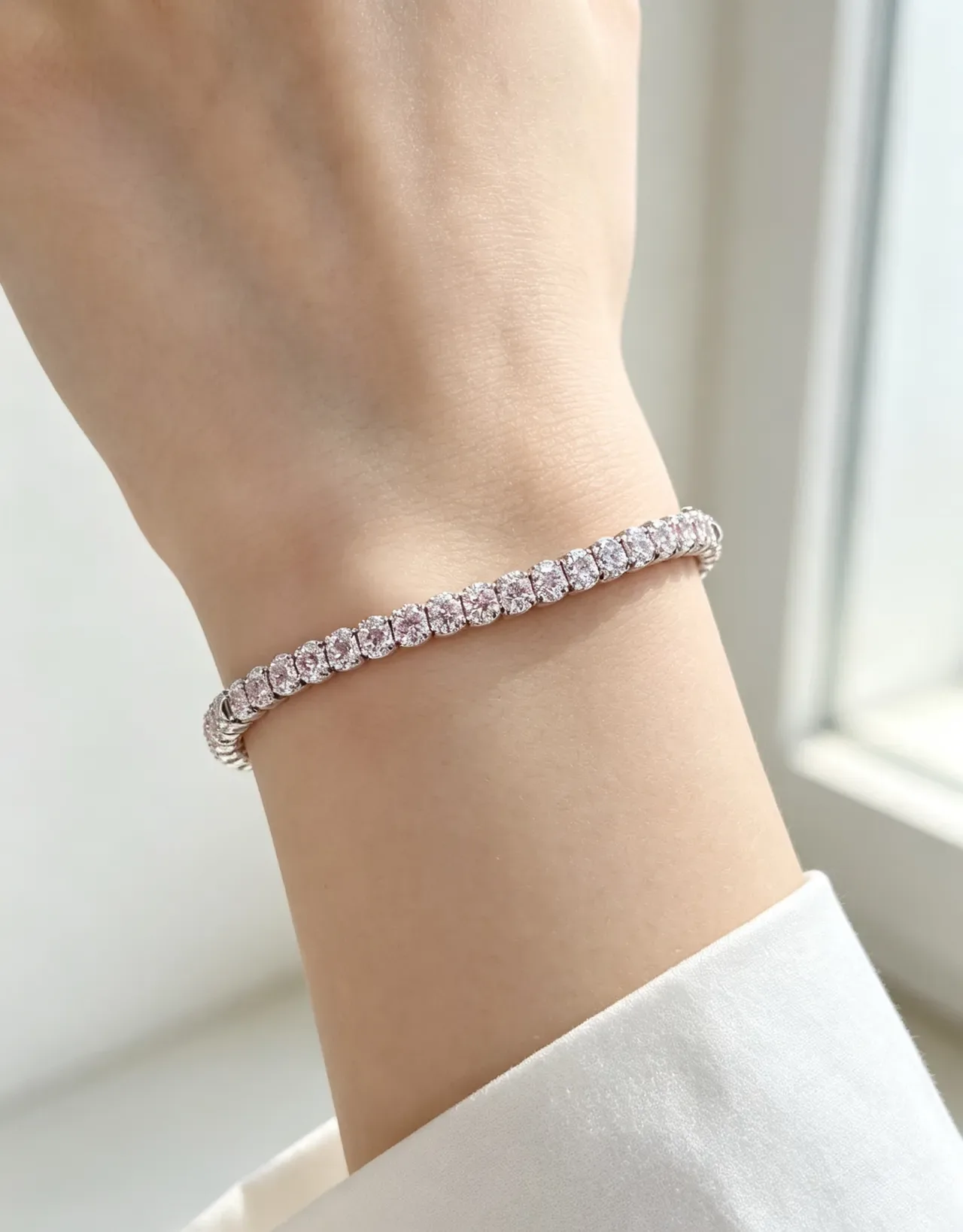 Tiffany & Co. Bracelet Argent Rose Gemmes Pavé-Set Accents de Pierres Claires Alternants 2