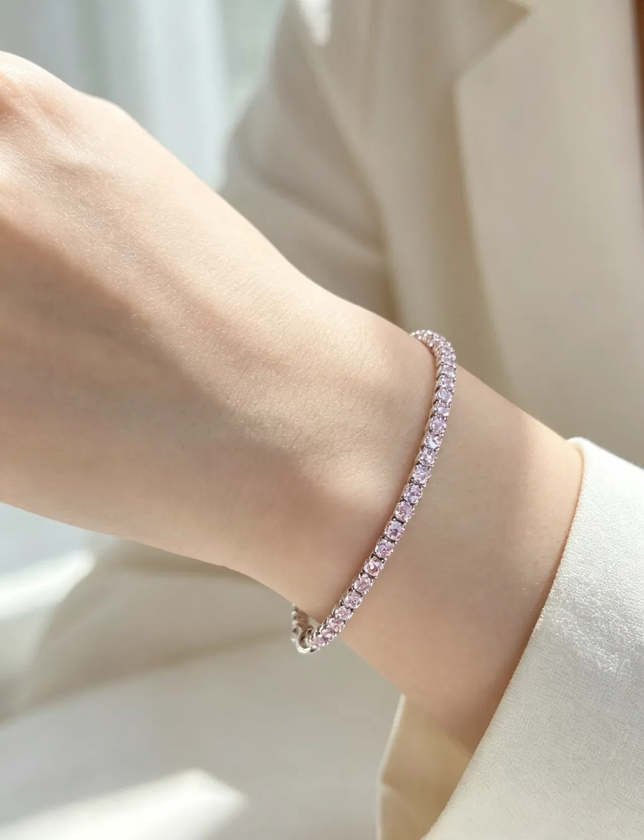 Tiffany & Co. Bracelet Argent Rose Gemmes Pavé-Set Accents de Pierres Claires Alternants 9
