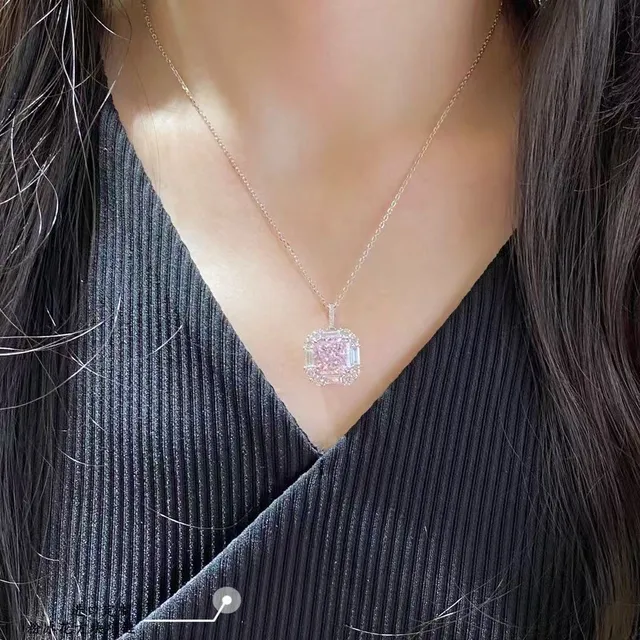 Tiffany & Co. Collier en argent rose avec pierre centrale en taille carré en coussin, garniture baguette et ronde halo 9