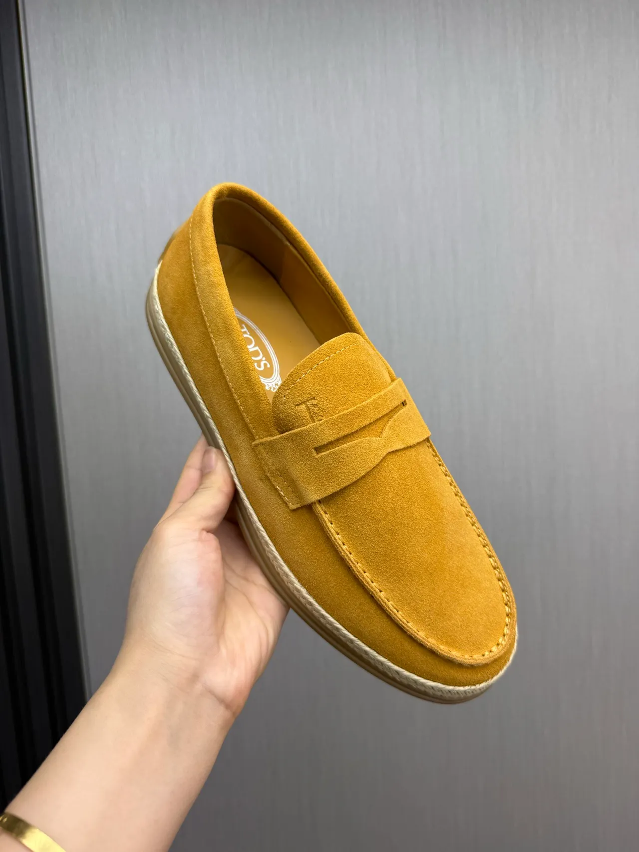 Tod's Penny Loafer Mocassins de camurça amarelo mostarda com sola de alpargata 8