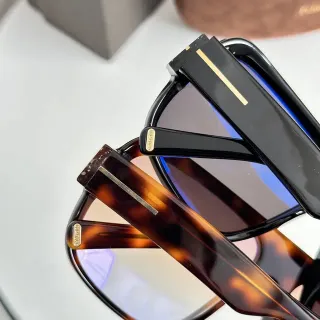 Tom Ford Black Brown Rectangular Frame Acetate Construction Sunglasses