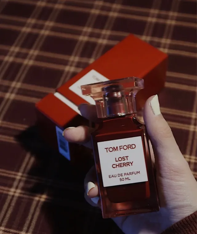 Tom Ford Lost Cherry زجاجة زجاج شفافة مربعة حمراء ذات وجهات غطاء عطر 6