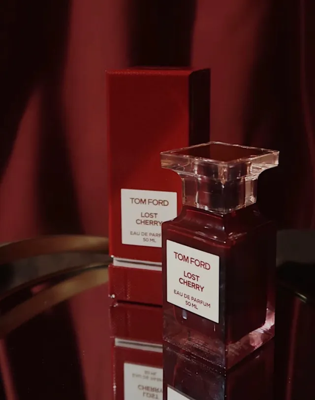 Tom Ford Lost Cherry زجاجة زجاج شفافة مربعة حمراء ذات وجهات غطاء عطر 7