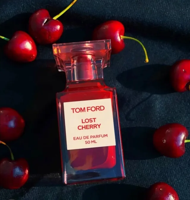 Tom Ford Lost Cherry زجاجة زجاج شفافة مربعة حمراء ذات وجهات غطاء عطر 8