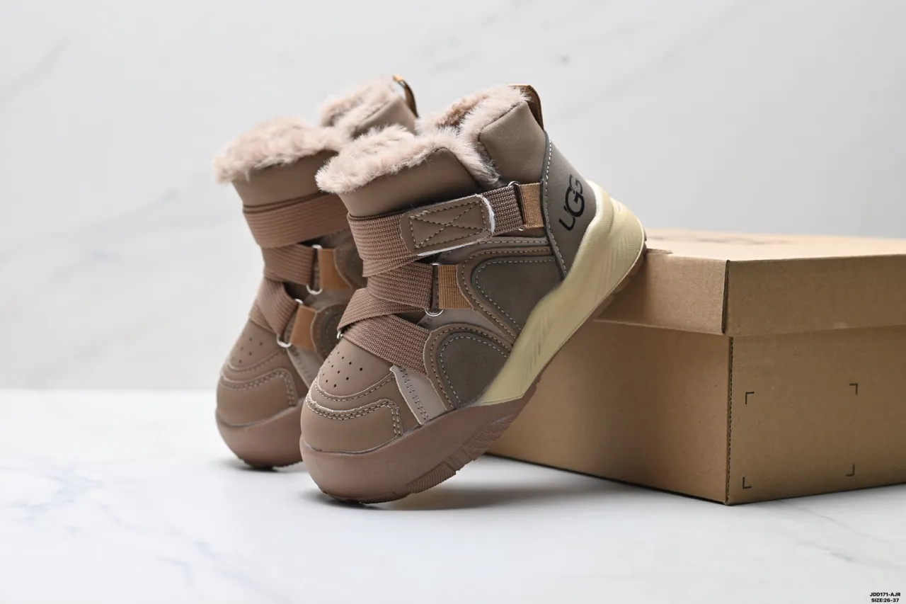 UGG Beige Marron Bottines à la cheville doublées de fausse fourrure Bottes de neige 18