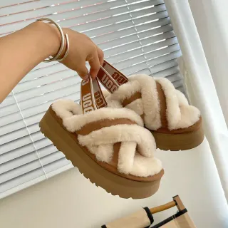 UGG بيج براون سولا منصة أحزمة متقاطعة شيرلينج نعال