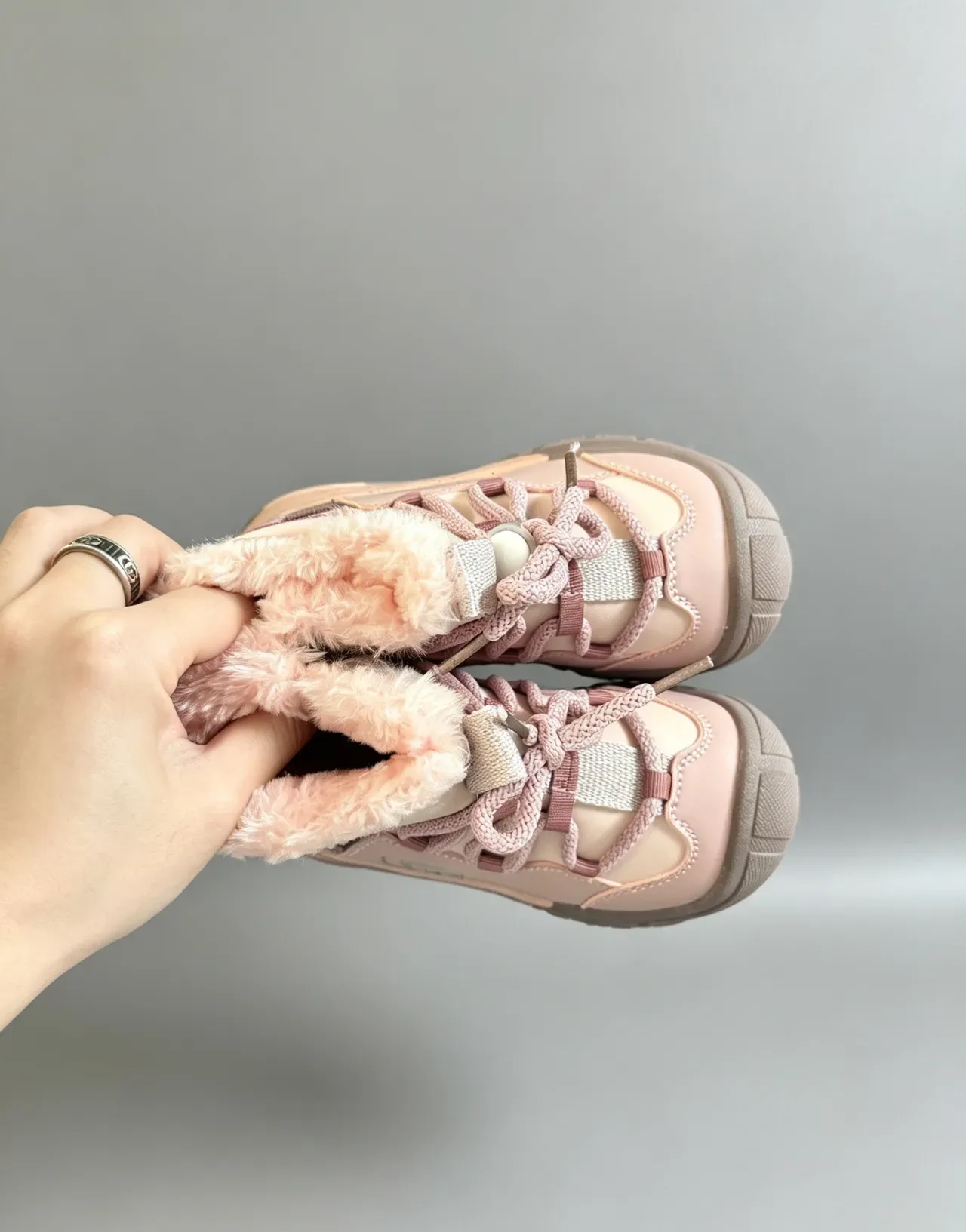 UGG भूरा ग्रे शियरलिंग लाइन्ड चंकी सोल स्नो बूट्स 3