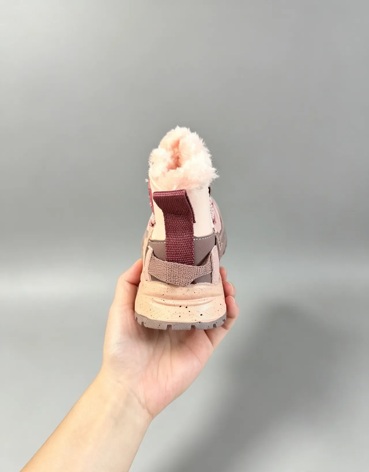 UGG भूरा ग्रे शियरलिंग लाइन्ड चंकी सोल स्नो बूट्स 7