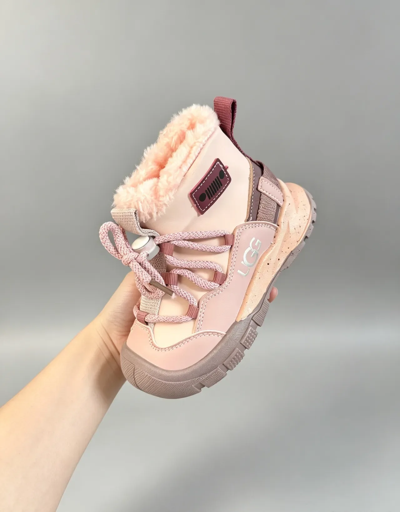 UGG भूरा ग्रे शियरलिंग लाइन्ड चंकी सोल स्नो बूट्स 9