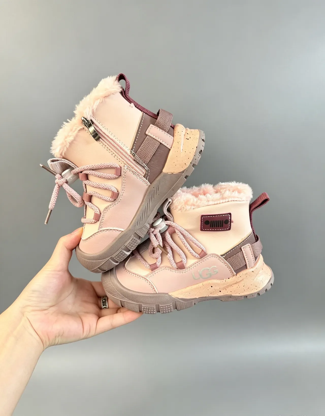 UGG भूरा ग्रे शियरलिंग लाइन्ड चंकी सोल स्नो बूट्स 11