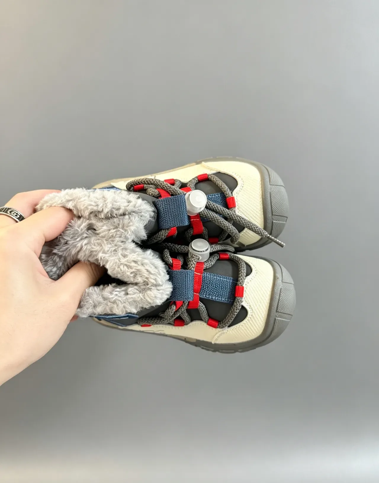 UGG भूरा ग्रे शियरलिंग लाइन्ड चंकी सोल स्नो बूट्स 12