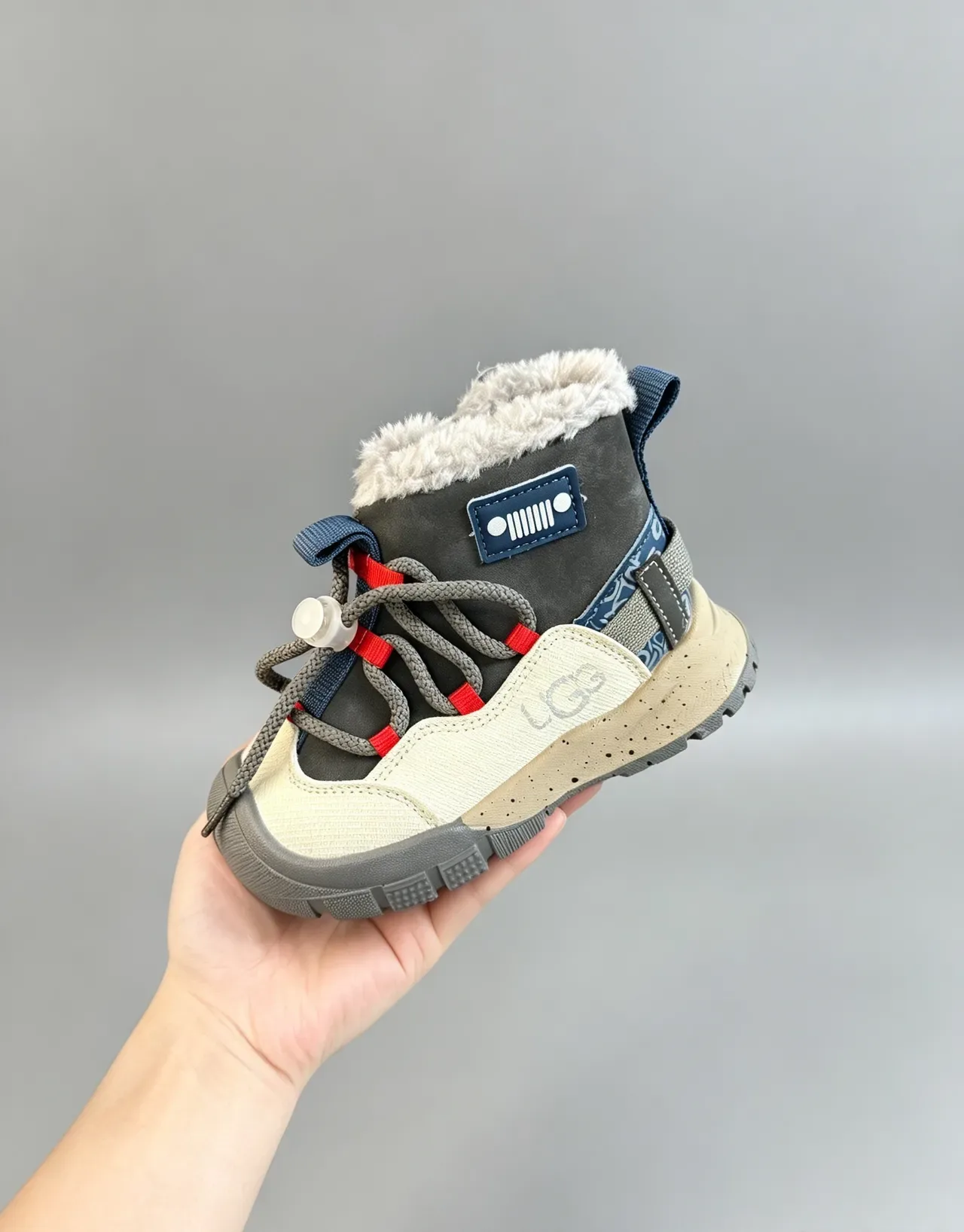 UGG भूरा ग्रे शियरलिंग लाइन्ड चंकी सोल स्नो बूट्स 14