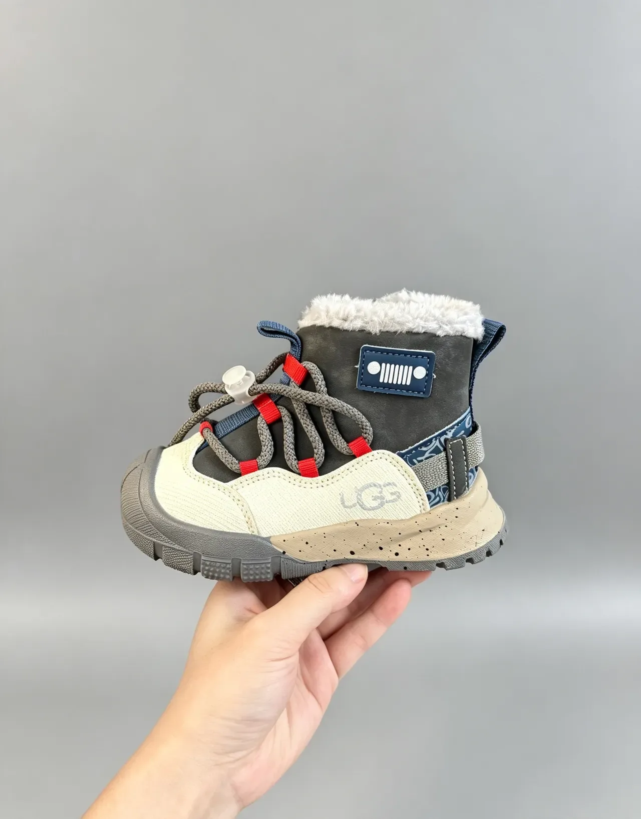 UGG भूरा ग्रे शियरलिंग लाइन्ड चंकी सोल स्नो बूट्स 15