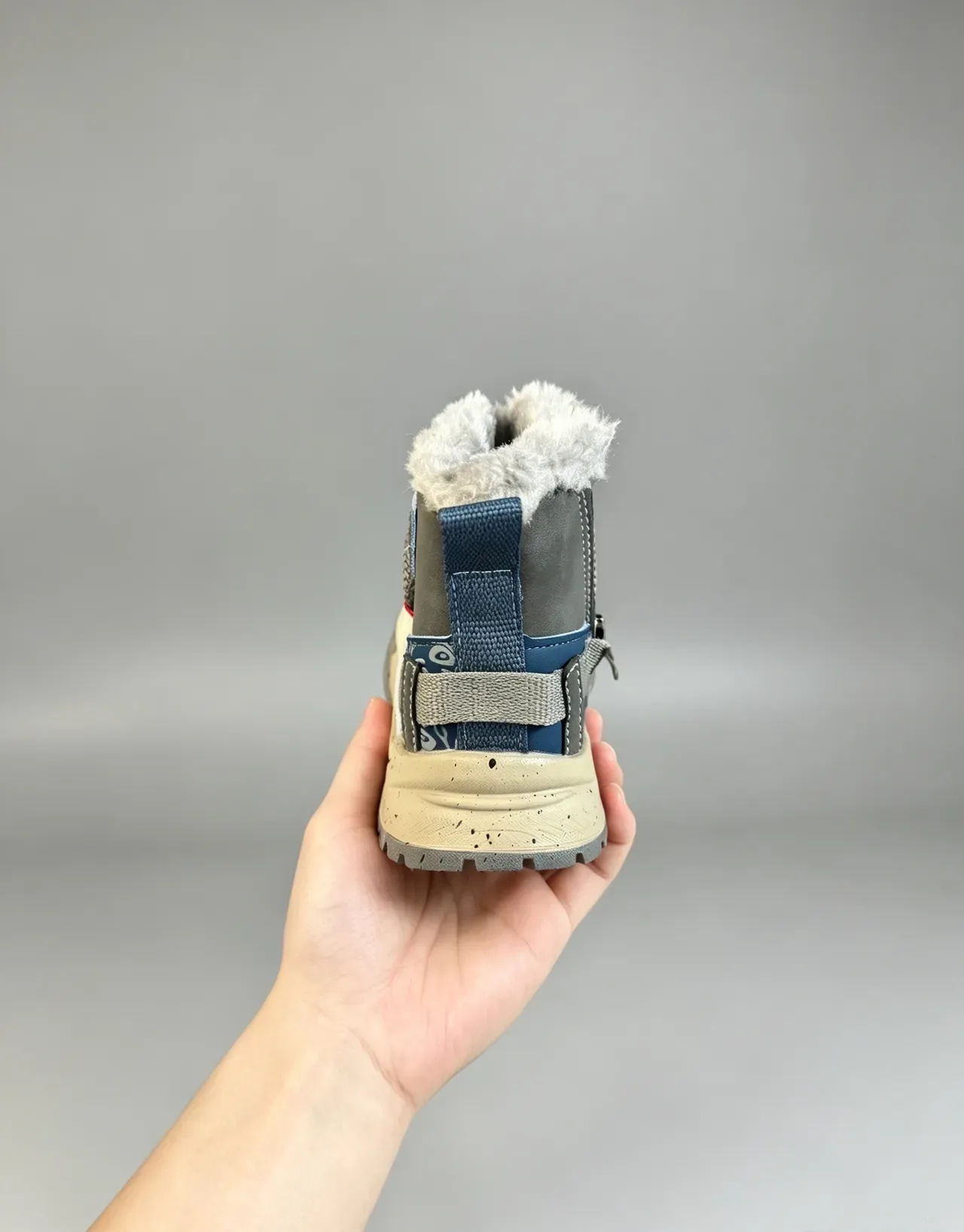 UGG भूरा ग्रे शियरलिंग लाइन्ड चंकी सोल स्नो बूट्स 16