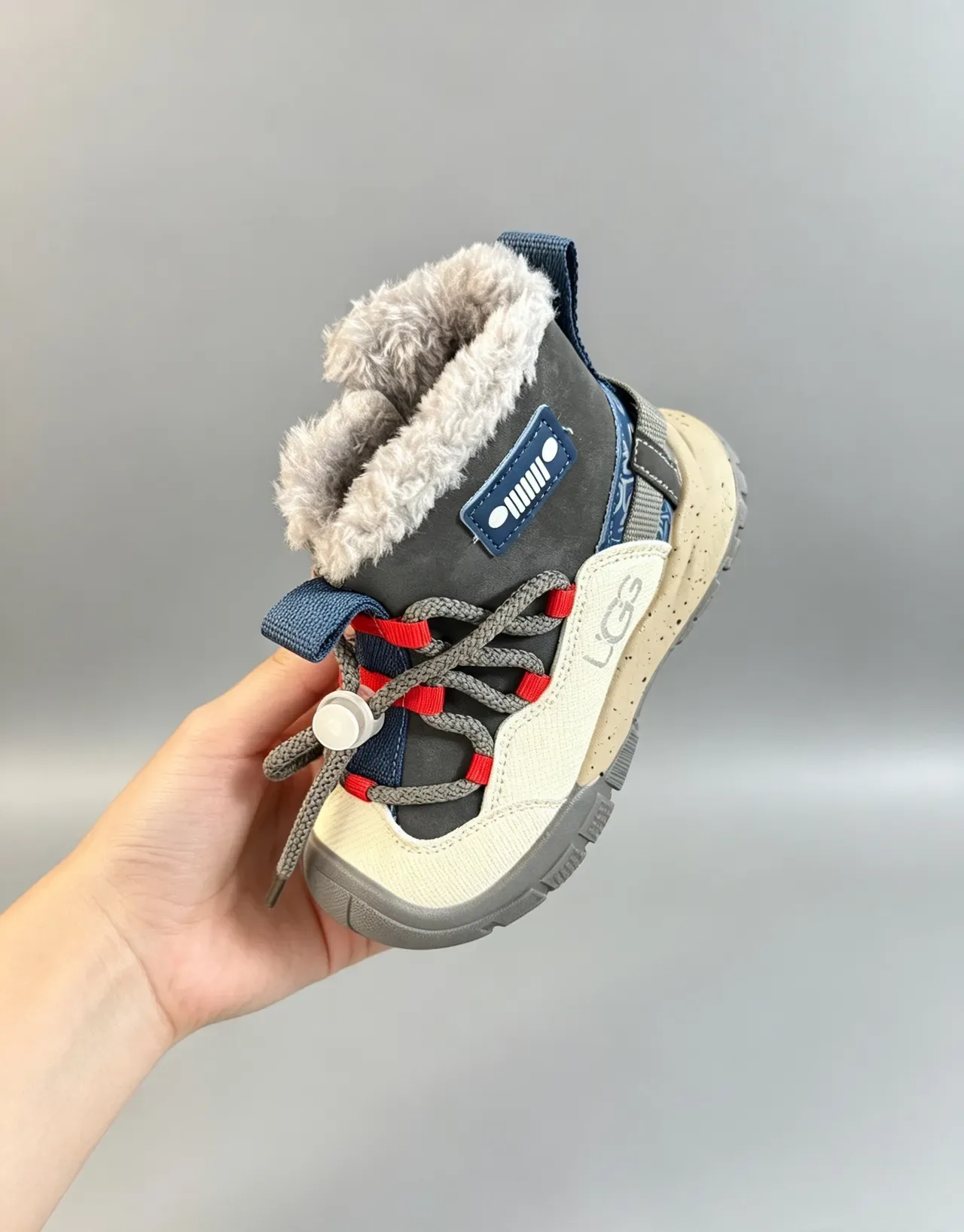 UGG भूरा ग्रे शियरलिंग लाइन्ड चंकी सोल स्नो बूट्स 18